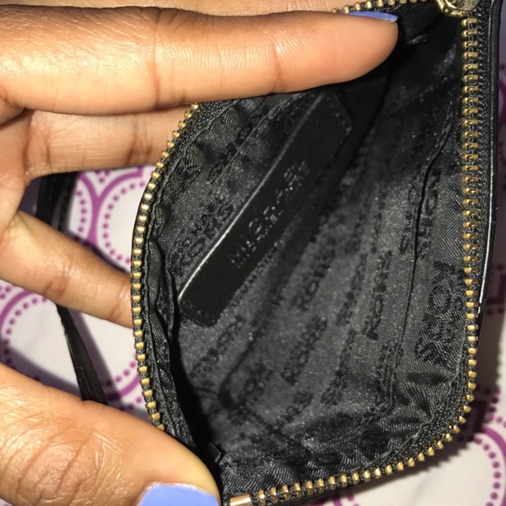 BLACK MICHAEL KORS WRISTLET 🖤 - Picture 6 of 8